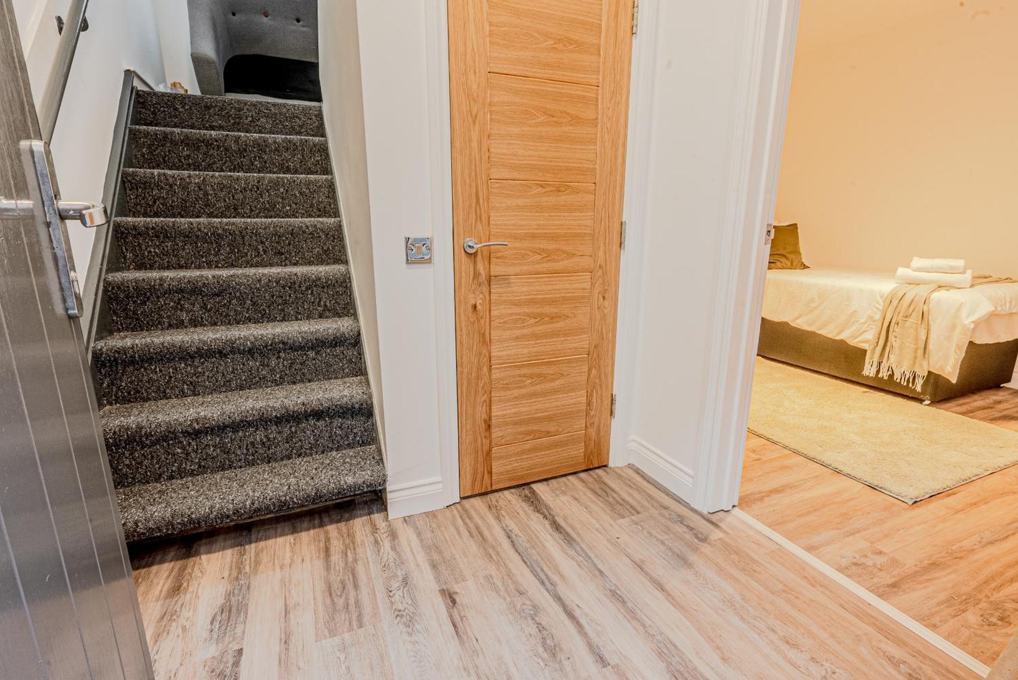 Stunning Three Bedroom Townhouse In The Jewellery Quarter, Birmingham City Centre Sleeps 5- Free Parking Bagian luar foto
