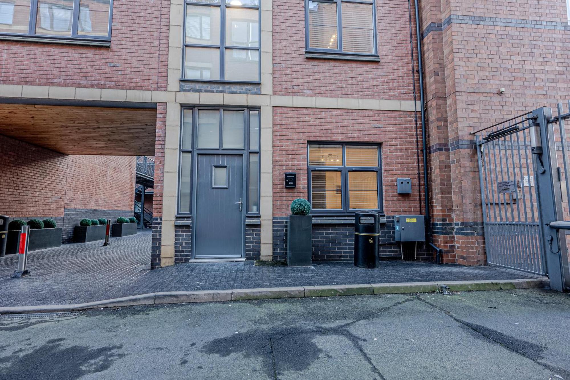 Stunning Three Bedroom Townhouse In The Jewellery Quarter, Birmingham City Centre Sleeps 5- Free Parking Bagian luar foto