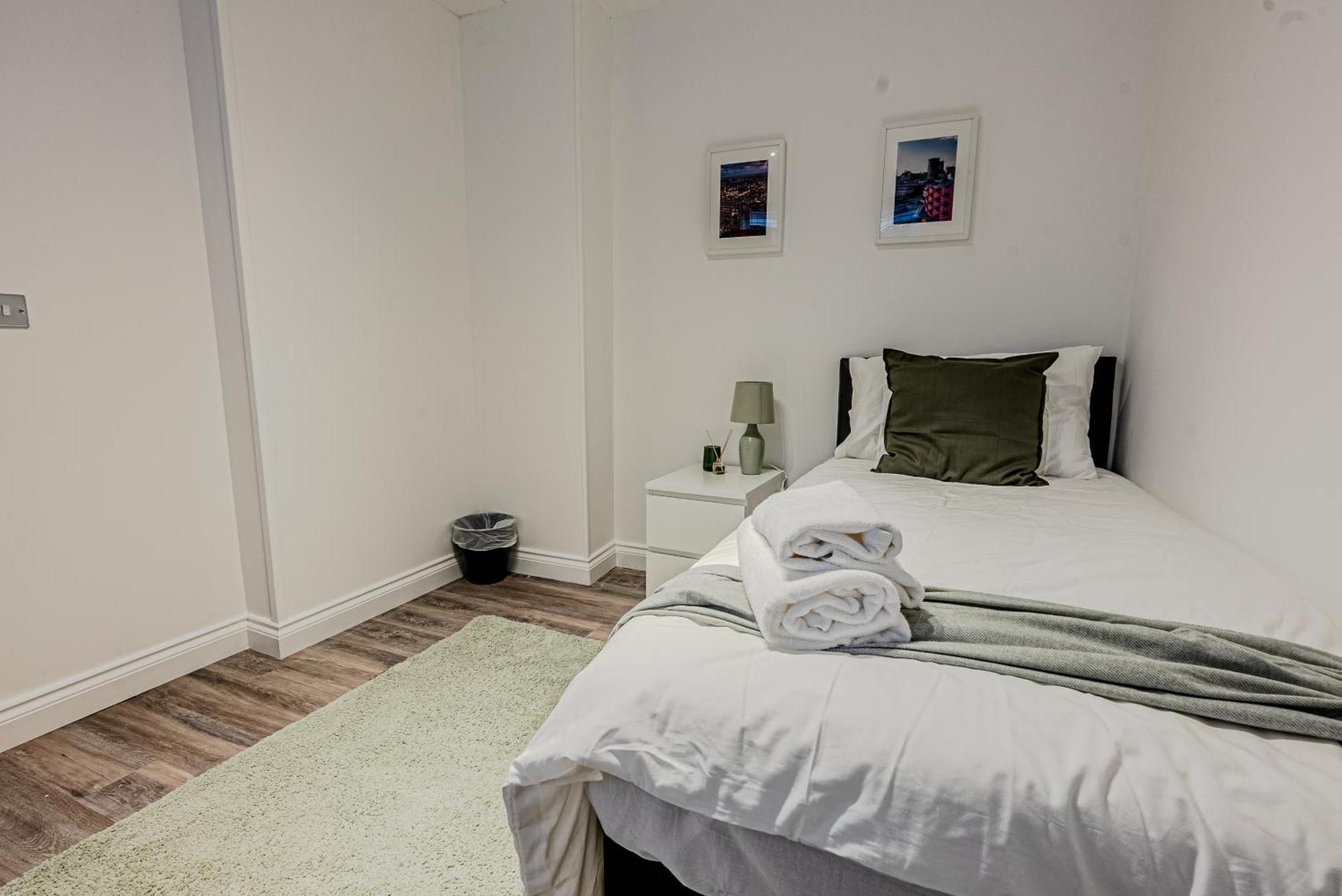 Stunning Three Bedroom Townhouse In The Jewellery Quarter, Birmingham City Centre Sleeps 5- Free Parking Bagian luar foto