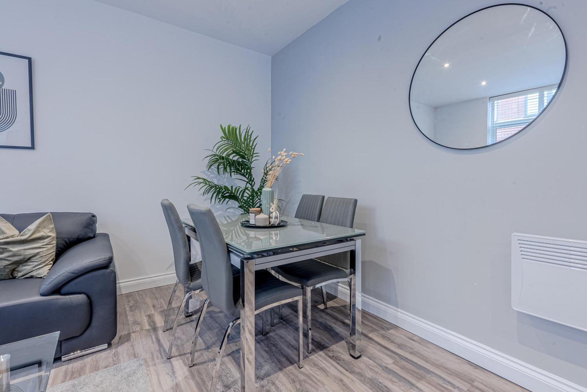 Stunning Three Bedroom Townhouse In The Jewellery Quarter, Birmingham City Centre Sleeps 5- Free Parking Bagian luar foto